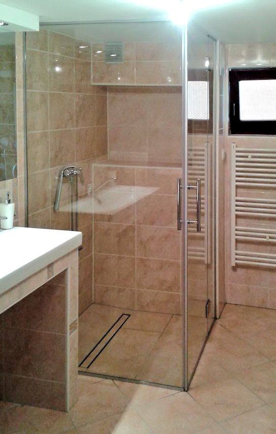 Free HTML5 Bootstrap Template by FreeHTML5.co