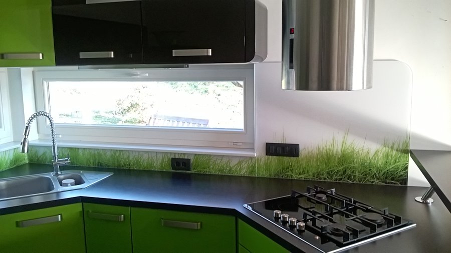 Steklena kuhinjska obloga